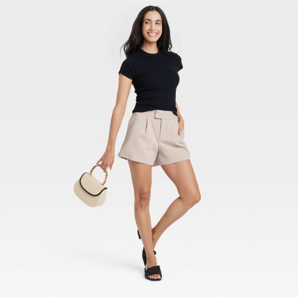 S18 NWT a new day High Rise Tailored Short, Reliable Beige - Size: 16 - Picture 3 of 8
